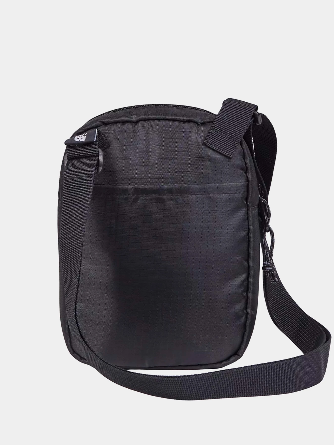 Сумки New Balance ESSENTIALS 20L модель LAB51901BK Сумки New Balance ESSENTIALS 20L модель LAB51901BK Фото