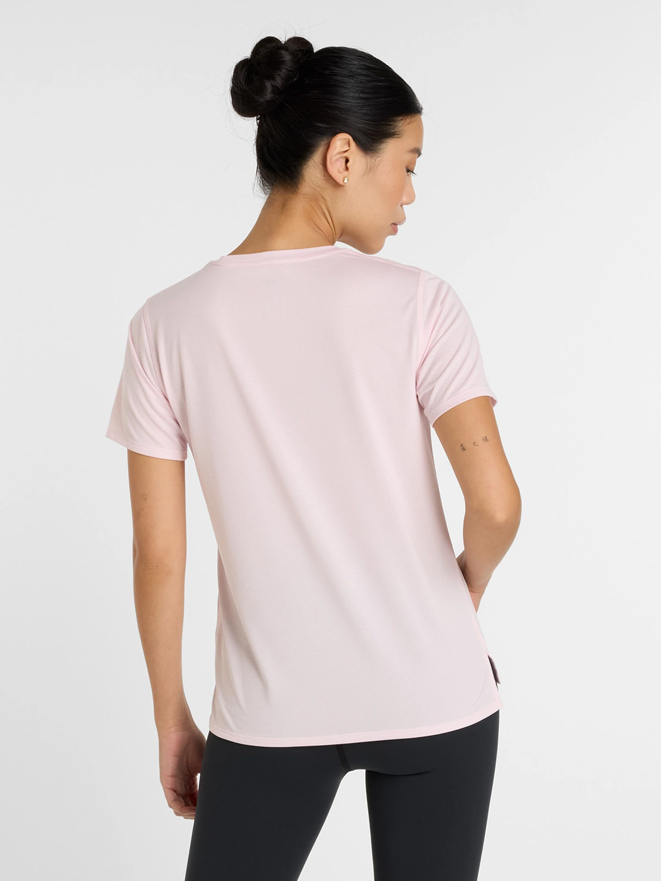 Футболки и поло New Balance SPORT ESSENTIALS модель WT41222RSG Футболки и поло New Balance SPORT ESSENTIALS модель WT41222RSG Фото