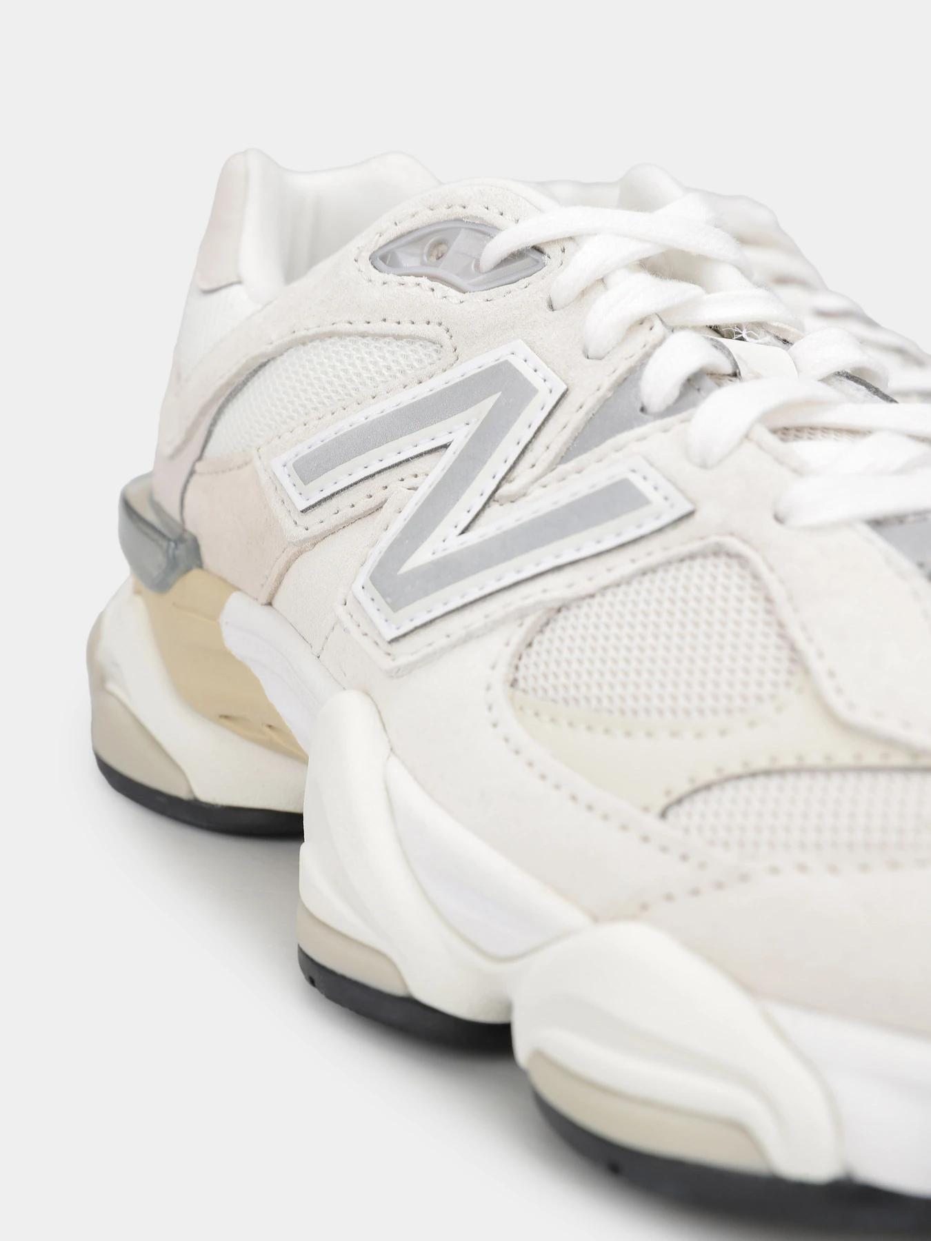 Кроссовки New Balance 9060 модель U9060WHT Фото