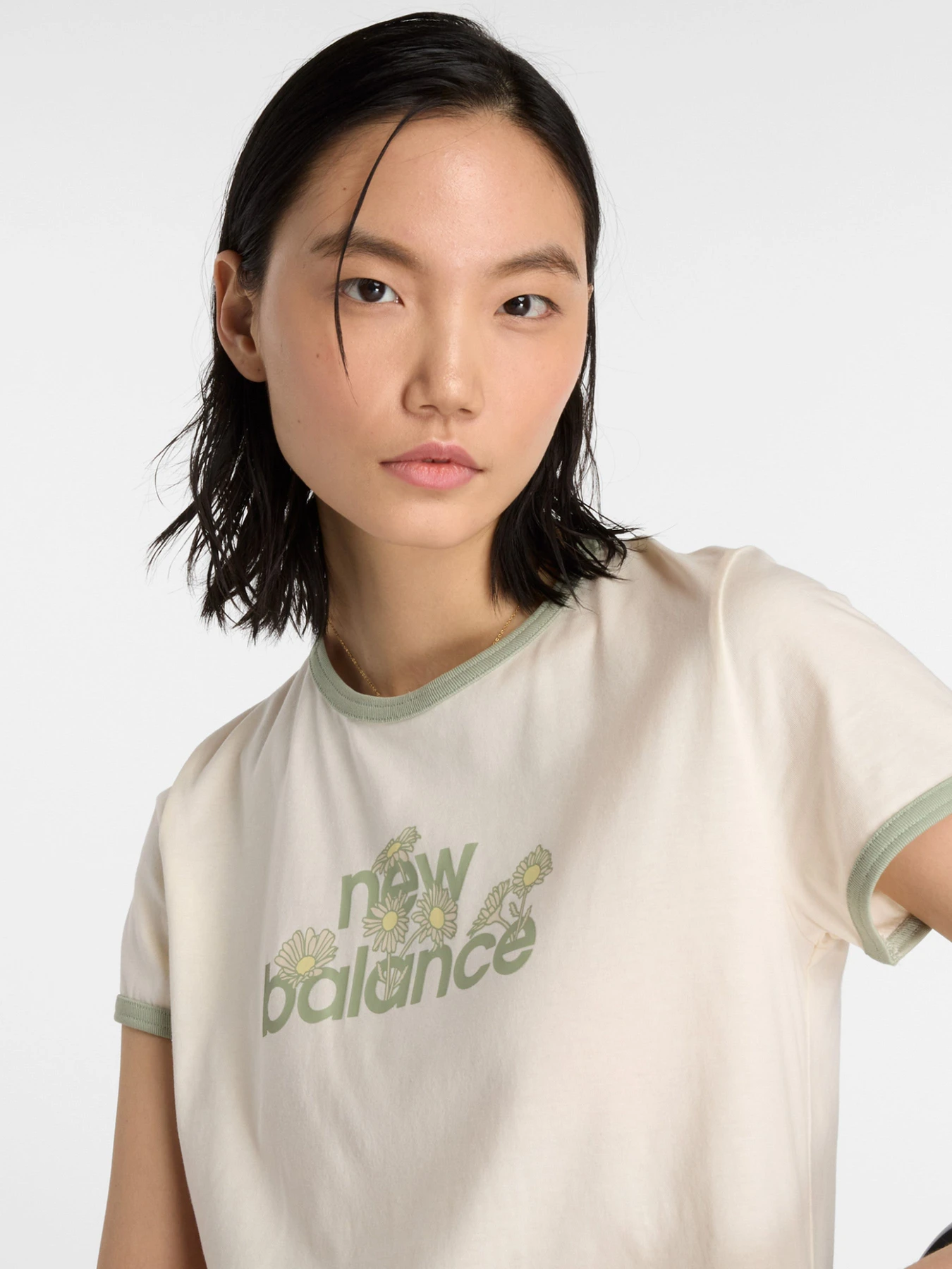 Футболки и поло New Balance FLOWER RINGER модель WT53910PEF Футболки и поло New Balance FLOWER RINGER модель WT53910PEF Фото