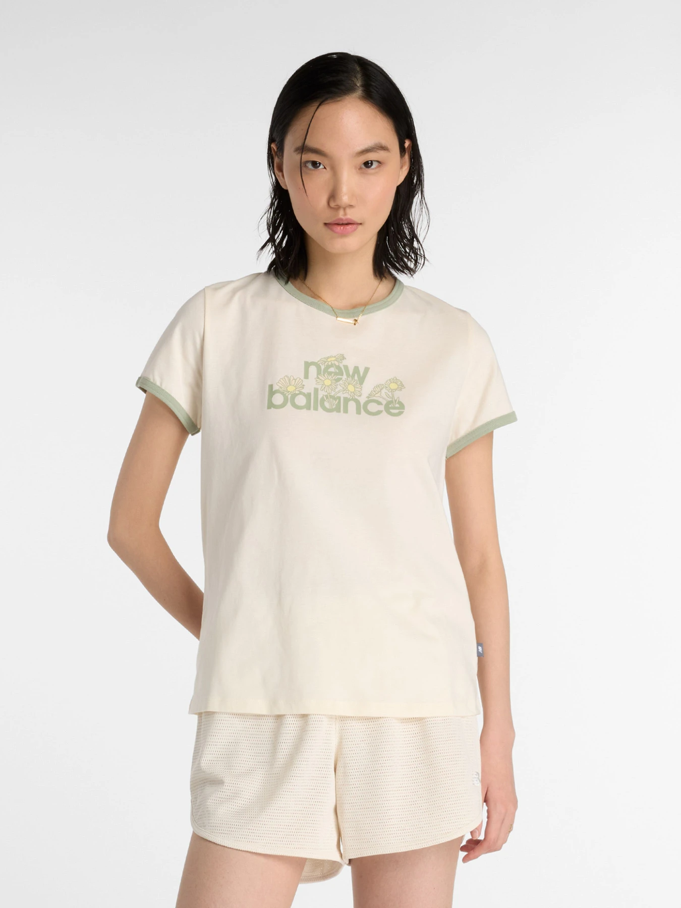 Футболки и поло New Balance FLOWER RINGER модель WT53910PEF Футболки и поло New Balance FLOWER RINGER модель WT53910PEF Фото