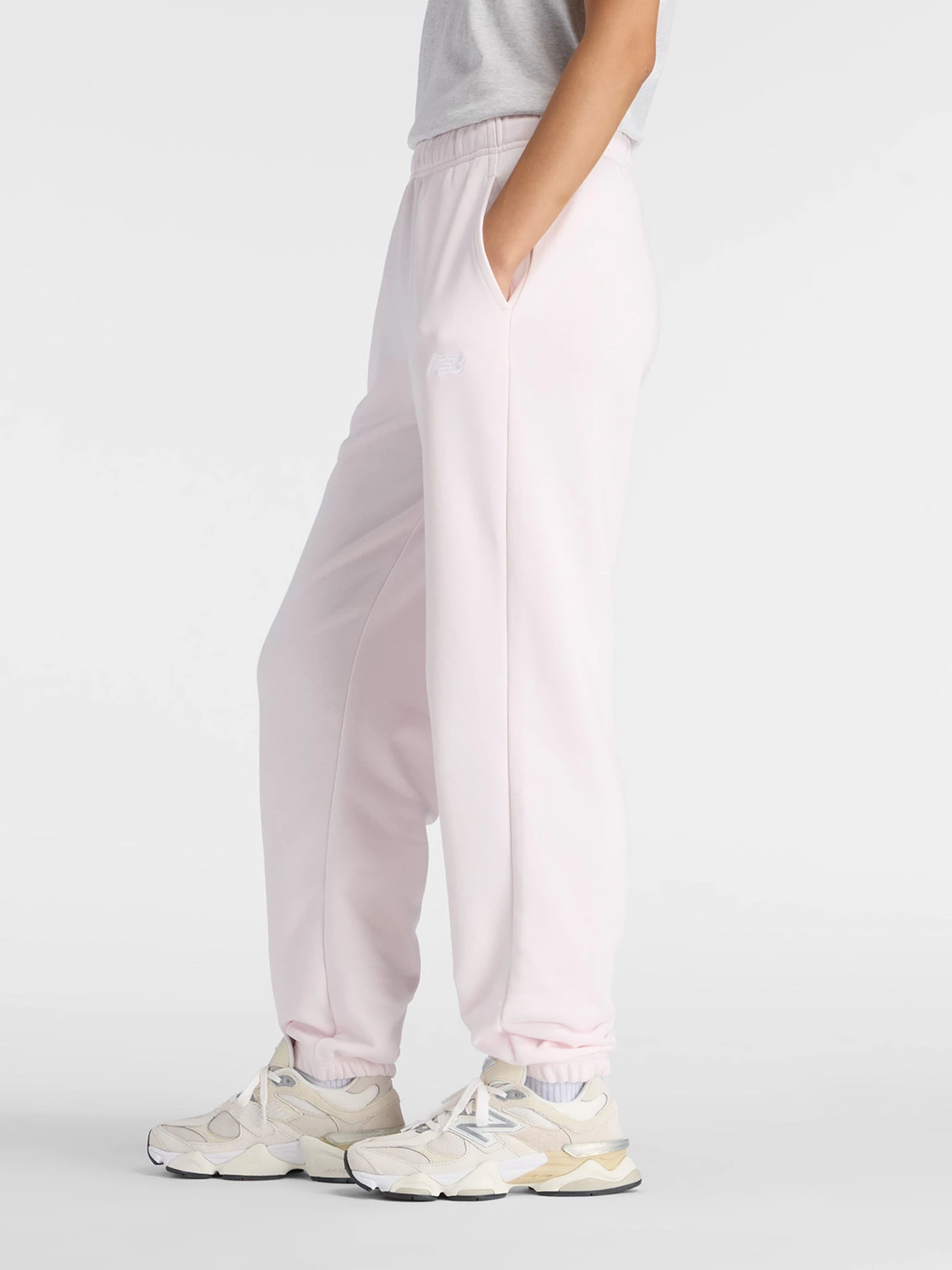 Штани New Balance SPORT ESSENTIALS FRENCH TERRY модель WP41500AAA Штани New Balance SPORT ESSENTIALS FRENCH TERRY модель WP41500AAA Фото