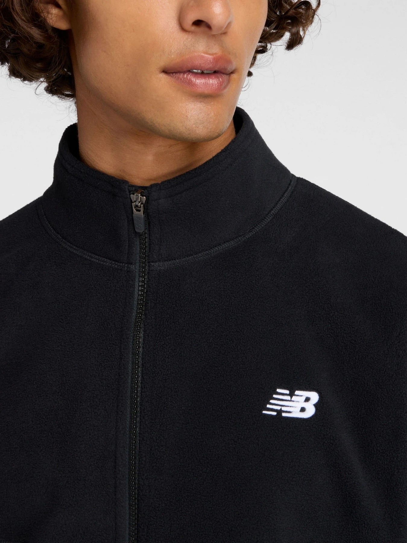 Худи и свитшоты New Balance POLAR FLEECE JACKET модель MJ53507BK Худи и свитшоты New Balance POLAR FLEECE JACKET модель MJ53507BK Фото