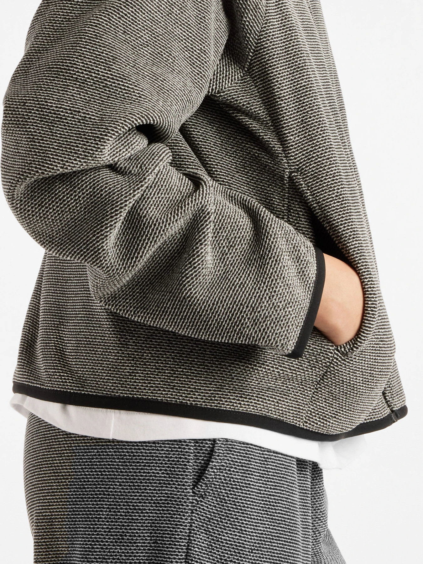 Худі та світшоти New Balance TEXTURED FLEECE модель WJ62V29LBK Худі та світшоти New Balance TEXTURED FLEECE модель WJ62V29LBK Фото