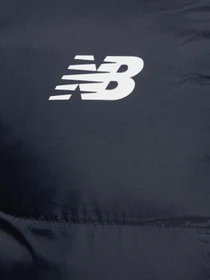 Куртки та дублянки New Balance Team Base модель MJ031540BK Фото