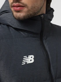 Куртки та дублянки New Balance Team Base модель MJ031540BMR Фото