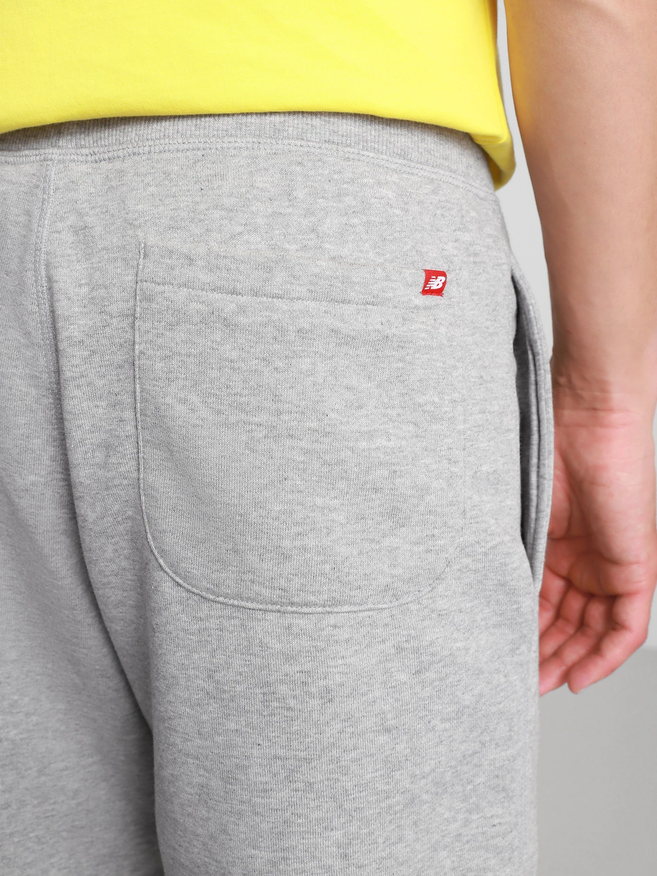 Шорты New Balance Essentials Stacked Logo модель MS03558AG Шорты New Balance Essentials Stacked Logo модель MS03558AG Фото