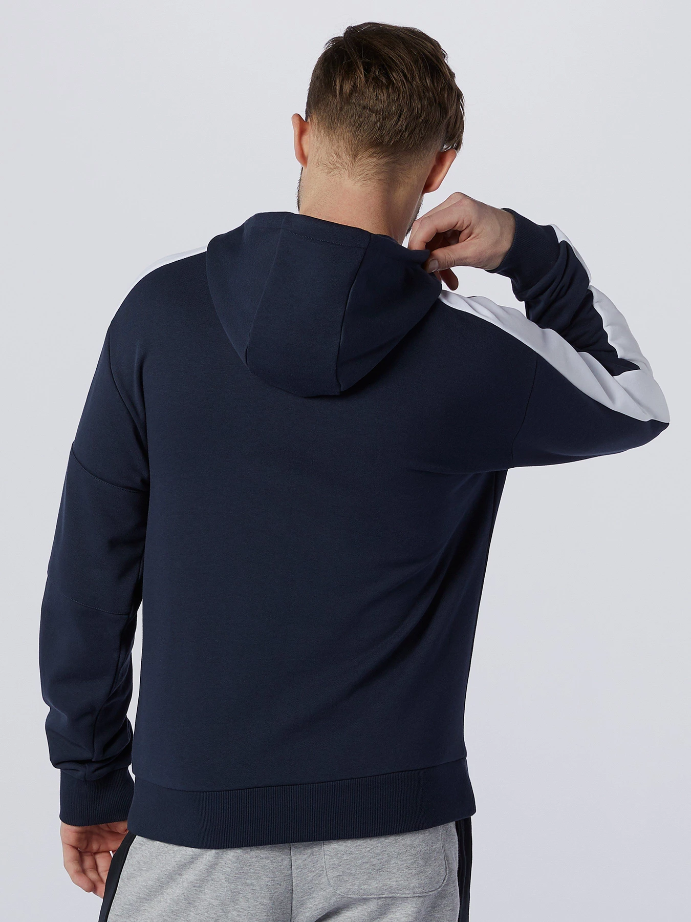 Худі та світшоти New Balance Athletics Fleece модель MT11500ECL Худі та світшоти New Balance Athletics Fleece модель MT11500ECL Фото