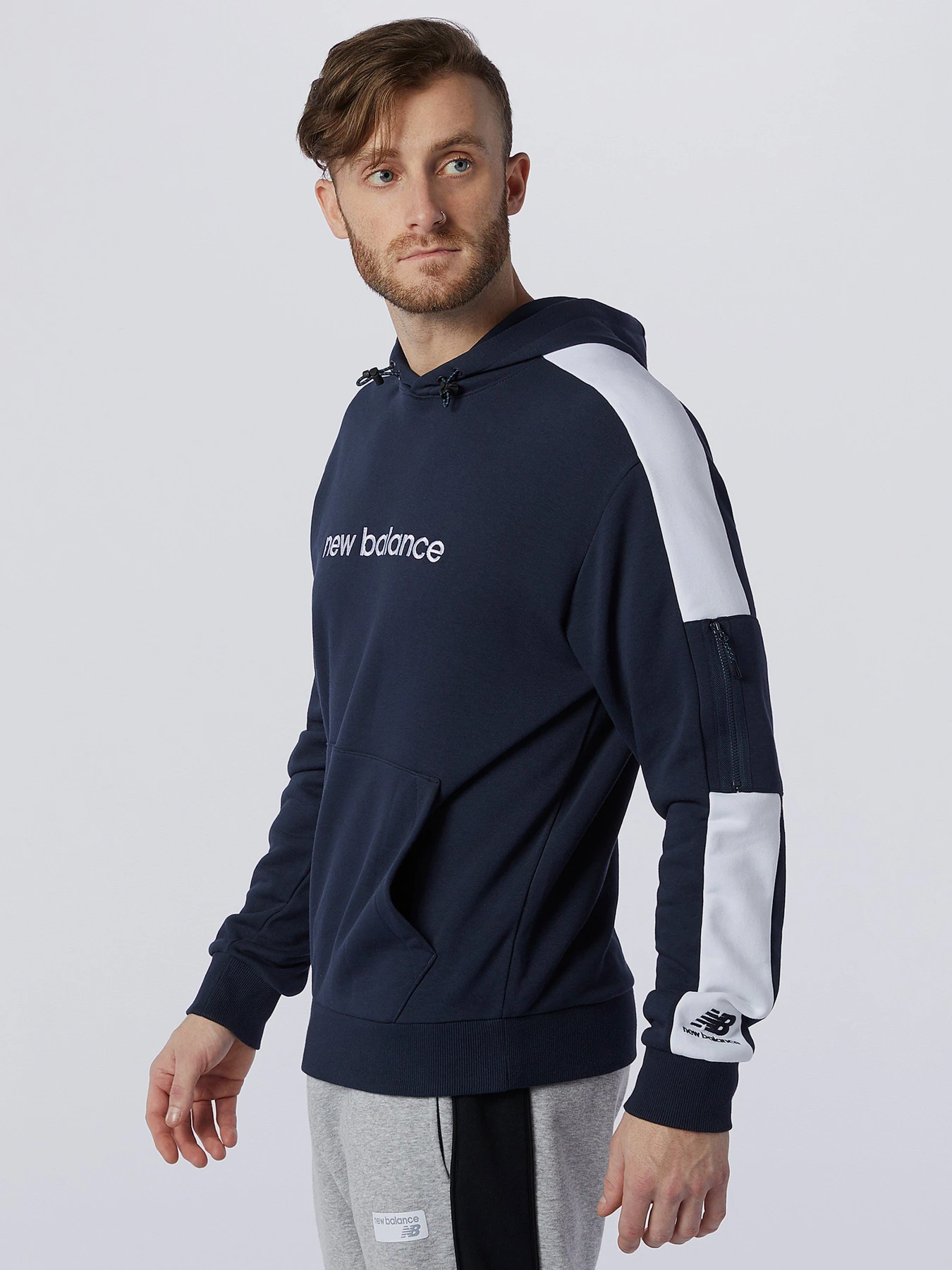 Худі та світшоти New Balance Athletics Fleece модель MT11500ECL Худі та світшоти New Balance Athletics Fleece модель MT11500ECL Фото