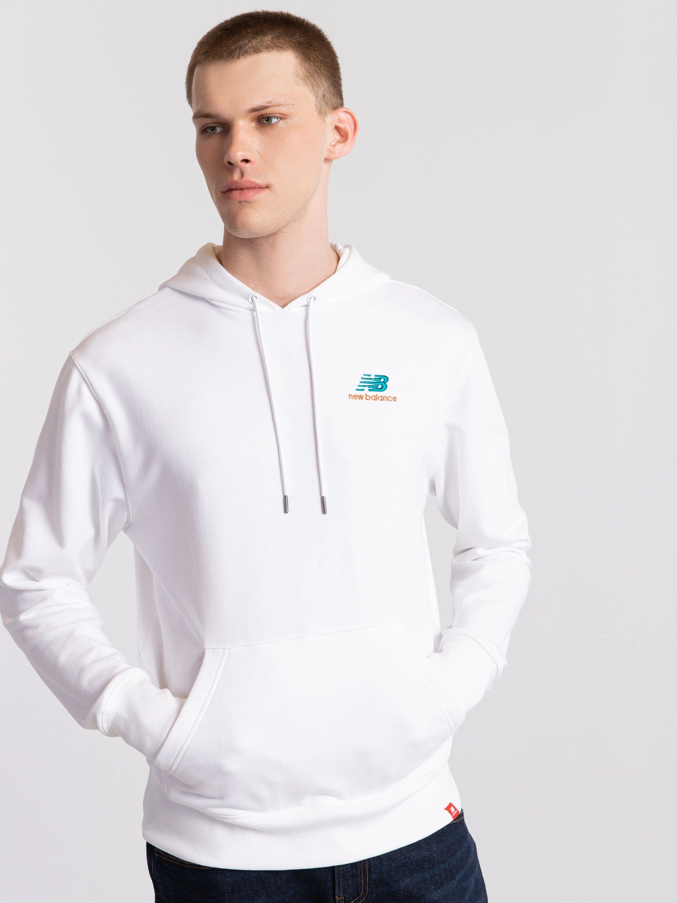 Худі та світшоти New Balance Essentials Embriodered модель MT11550WT Худі та світшоти New Balance Essentials Embriodered модель MT11550WT Фото