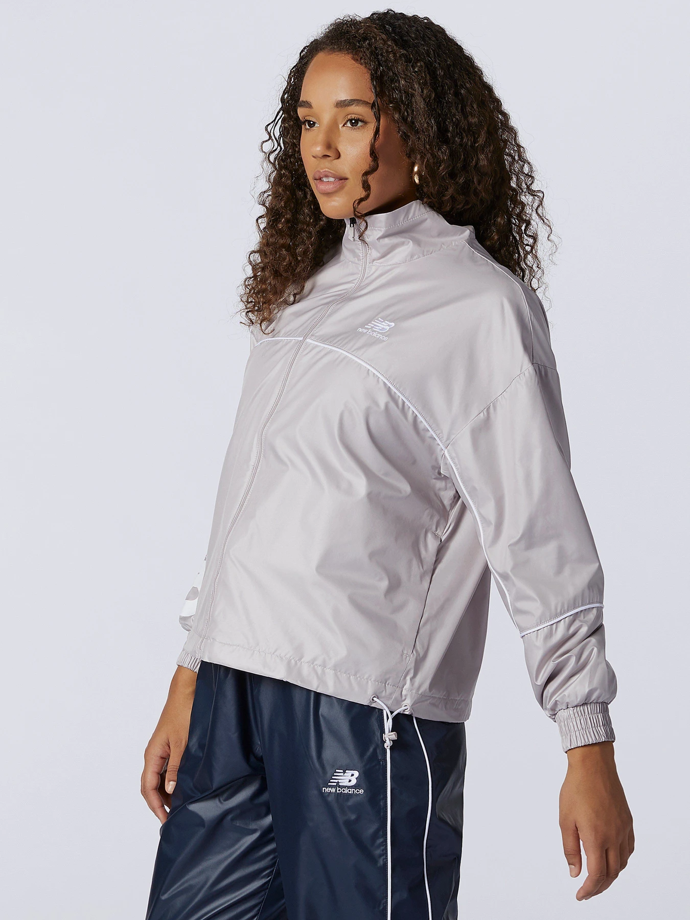 Куртки та дублянки New Balance Athletics модель WJ11502LWD Куртки та дублянки New Balance Athletics модель WJ11502LWD Фото