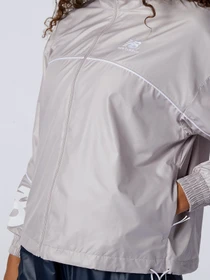 Куртки та дублянки New Balance Athletics модель WJ11502LWD Фото