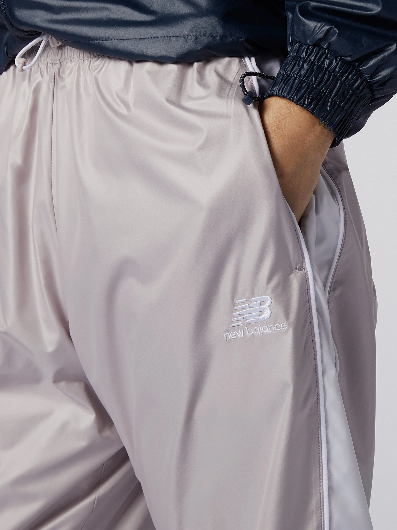 Брюки New Balance Athletics модель WP11505LWD Фото