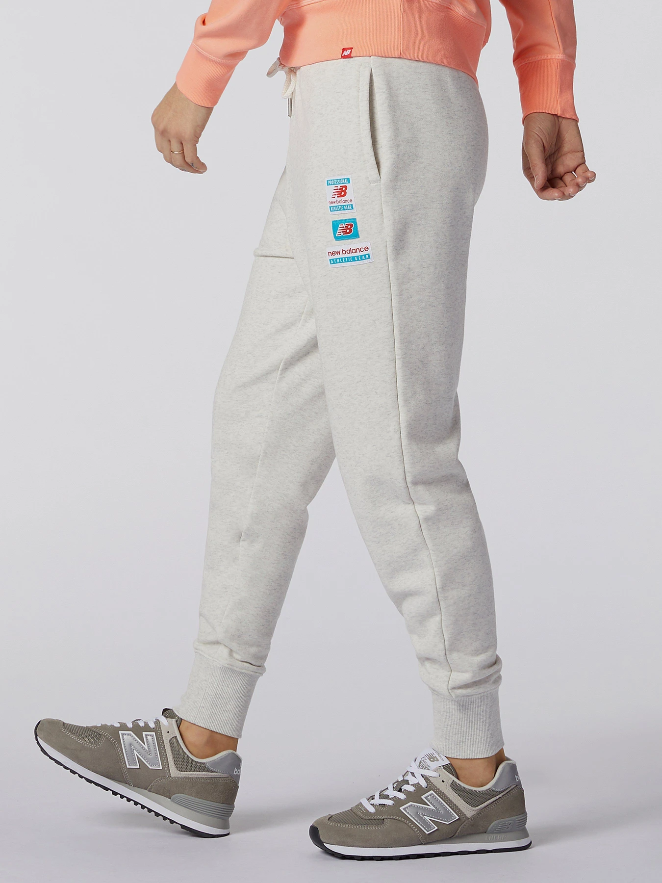 Брюки New Balance Essentials Field Day модель WP11507SAH Брюки New Balance Essentials Field Day модель WP11507SAH Фото