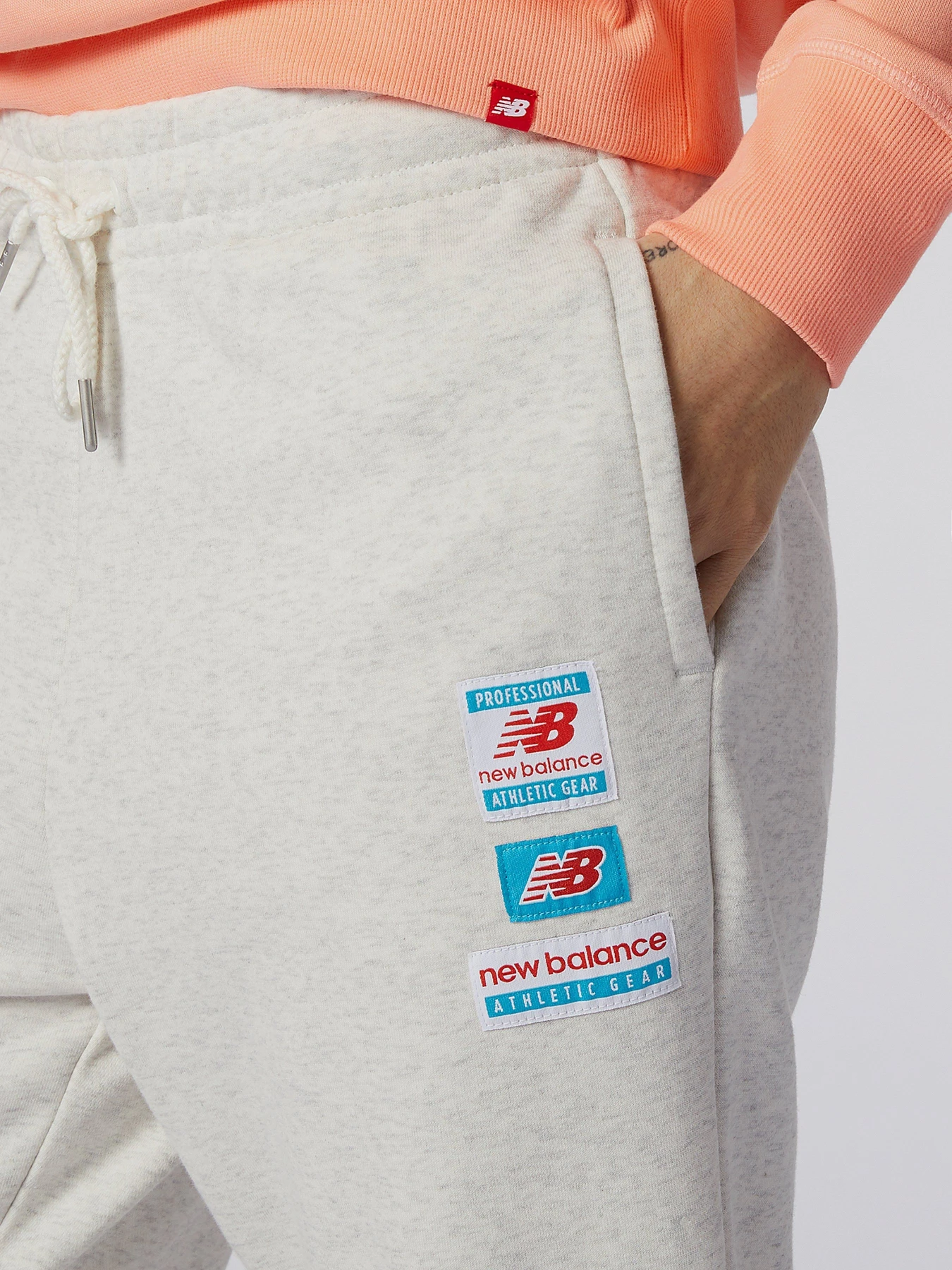 Брюки New Balance Essentials Field Day модель WP11507SAH Брюки New Balance Essentials Field Day модель WP11507SAH Фото