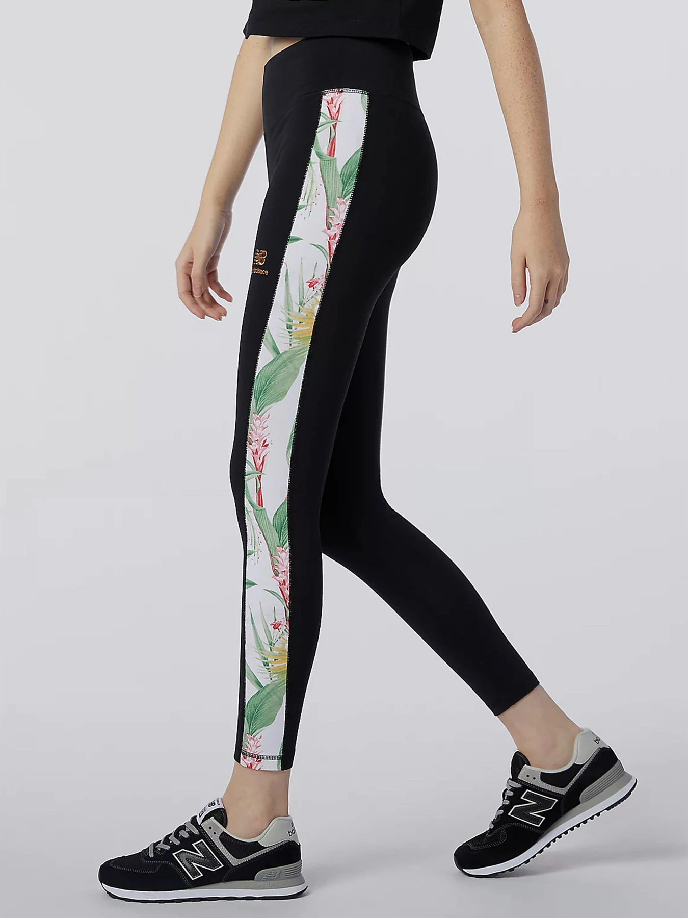 Брюки New Balance Essentials Botanical модель WP11509BK Брюки New Balance Essentials Botanical модель WP11509BK Фото