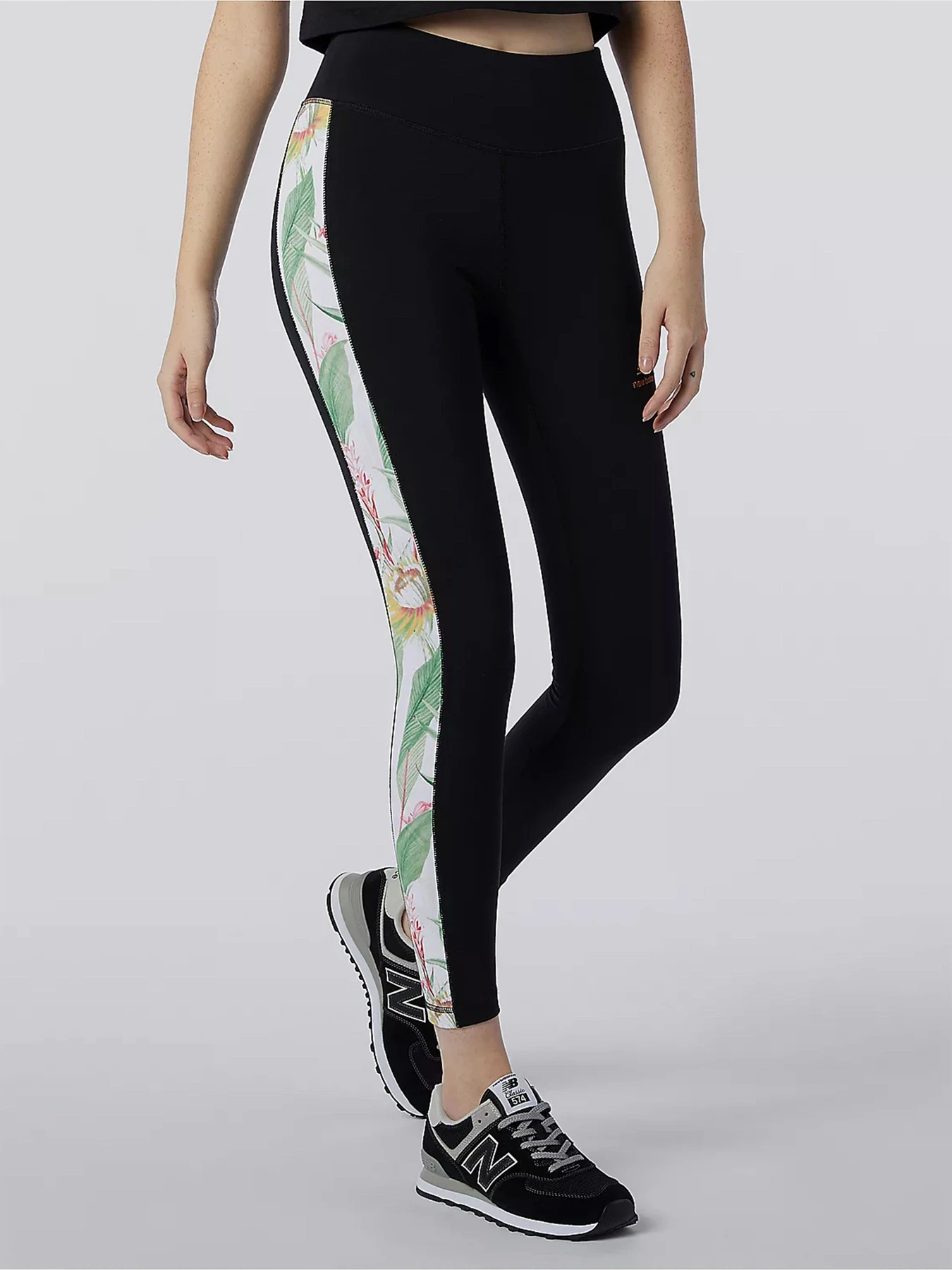Брюки New Balance Essentials Botanical модель WP11509BK Брюки New Balance Essentials Botanical модель WP11509BK Фото