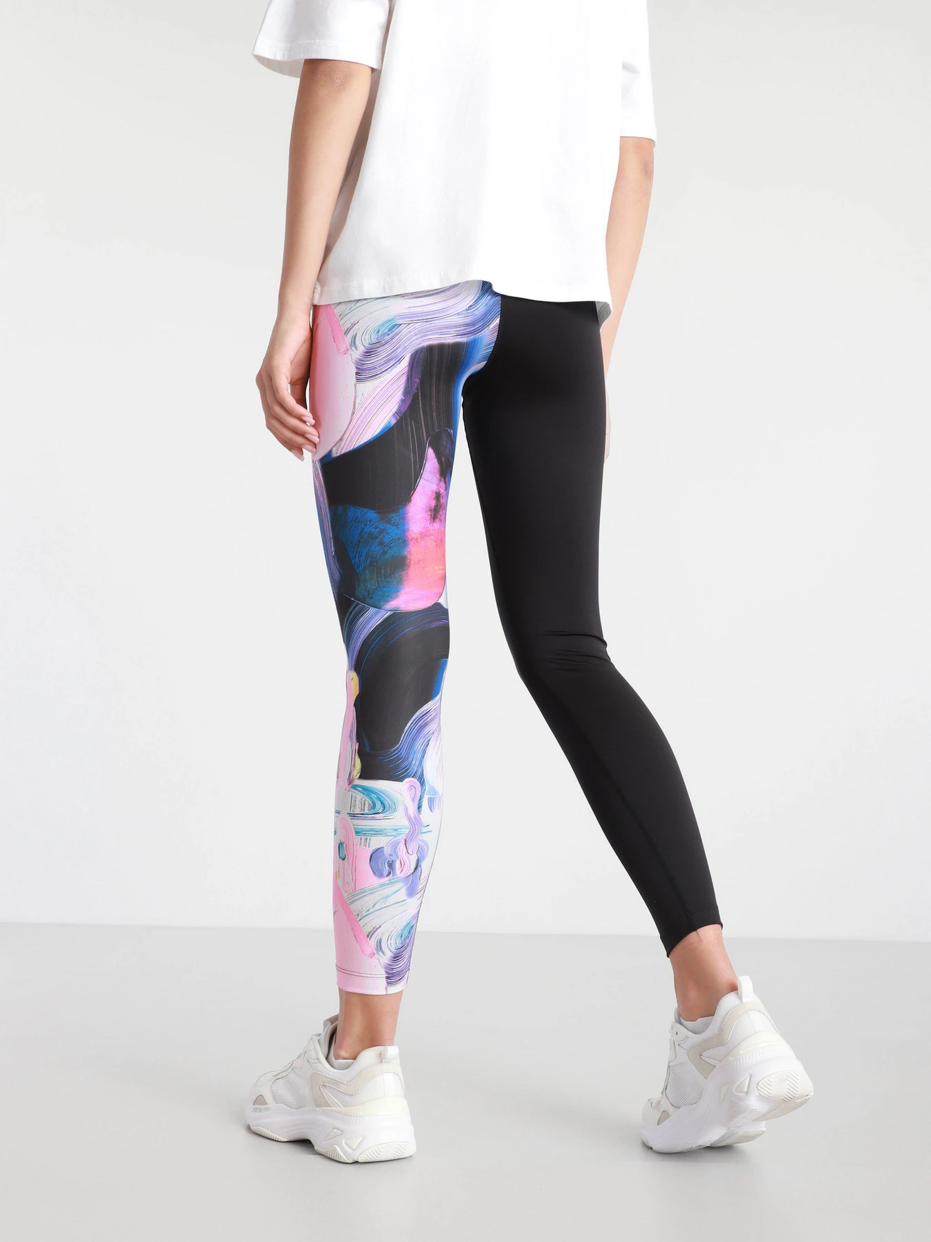 Брюки New Balance Athletics Erin Loree модель WP11511WHP Брюки New Balance Athletics Erin Loree модель WP11511WHP Фото