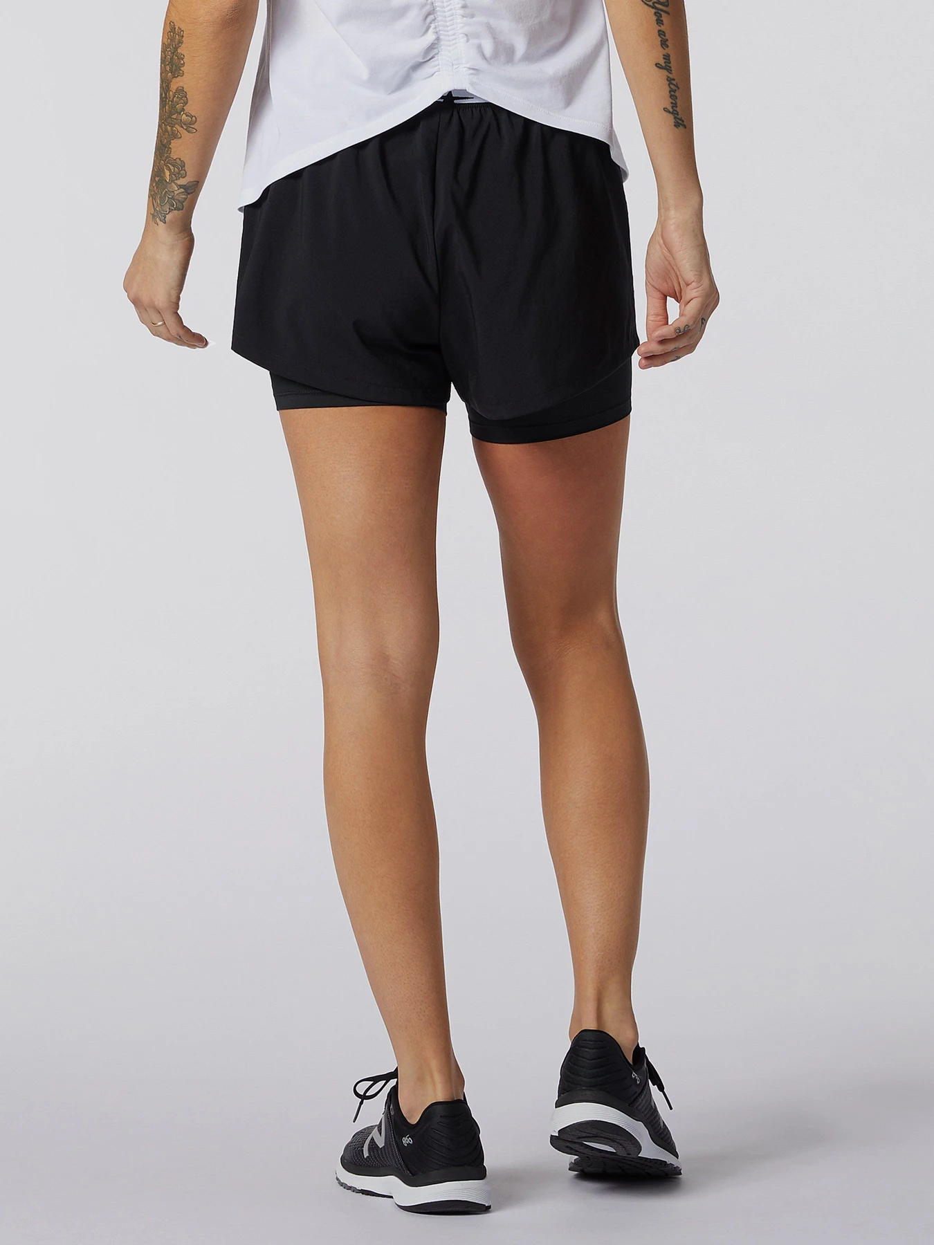 Шорты New Balance Relentless модель WS11175BK Шорты New Balance Relentless модель WS11175BK Фото
