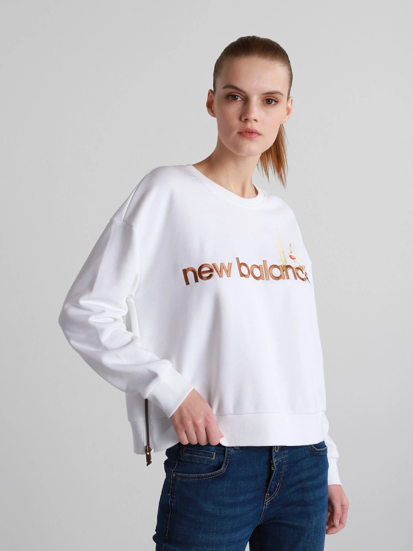 Худі та світшоти New Balance Essentials Botanical Crew модель WT11510WT Худі та світшоти New Balance Essentials Botanical Crew модель WT11510WT Фото