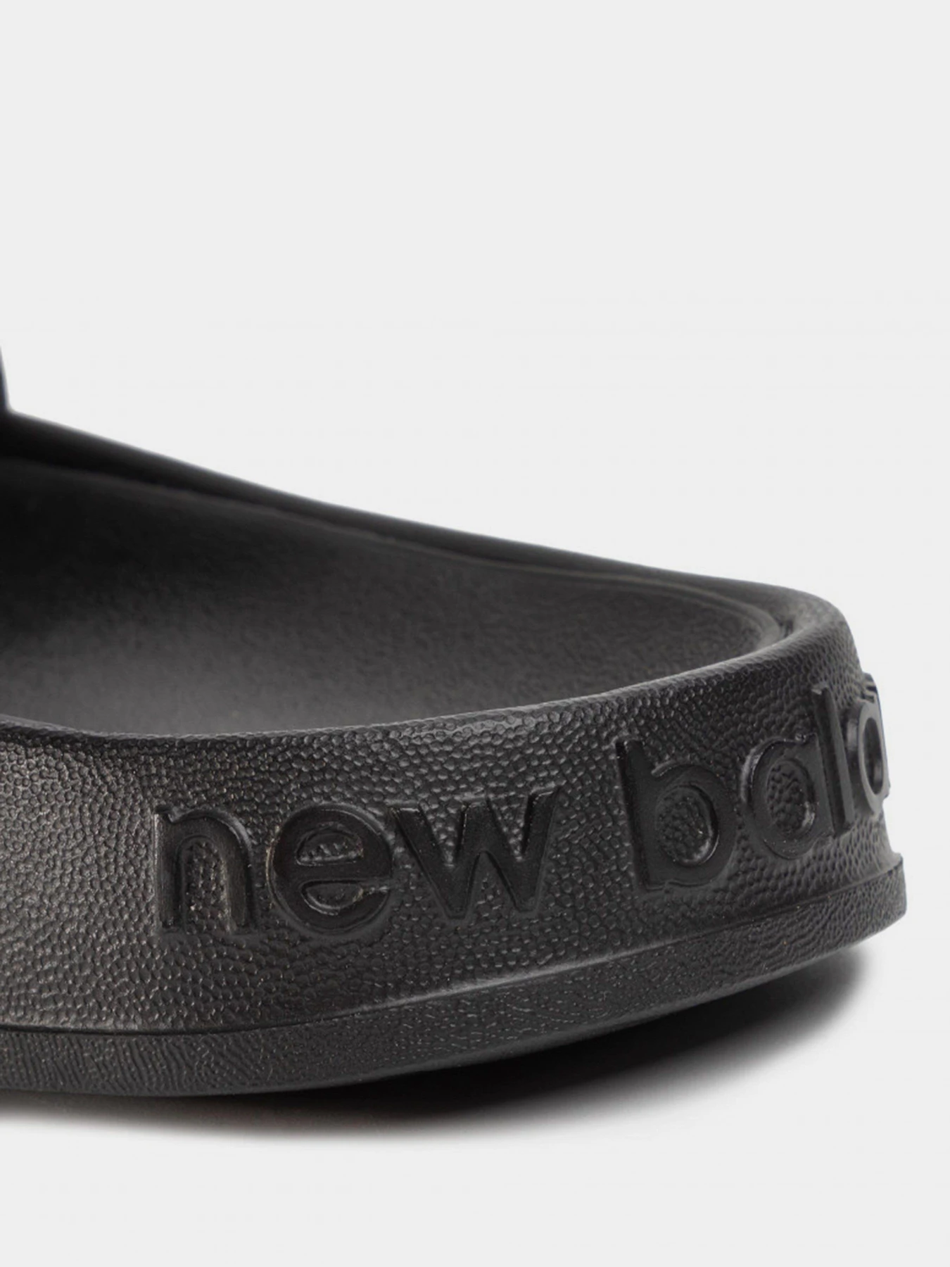 Шлёпанцы New Balance 200 модель SMF200B1 Шлёпанцы New Balance 200 модель SMF200B1 Фото