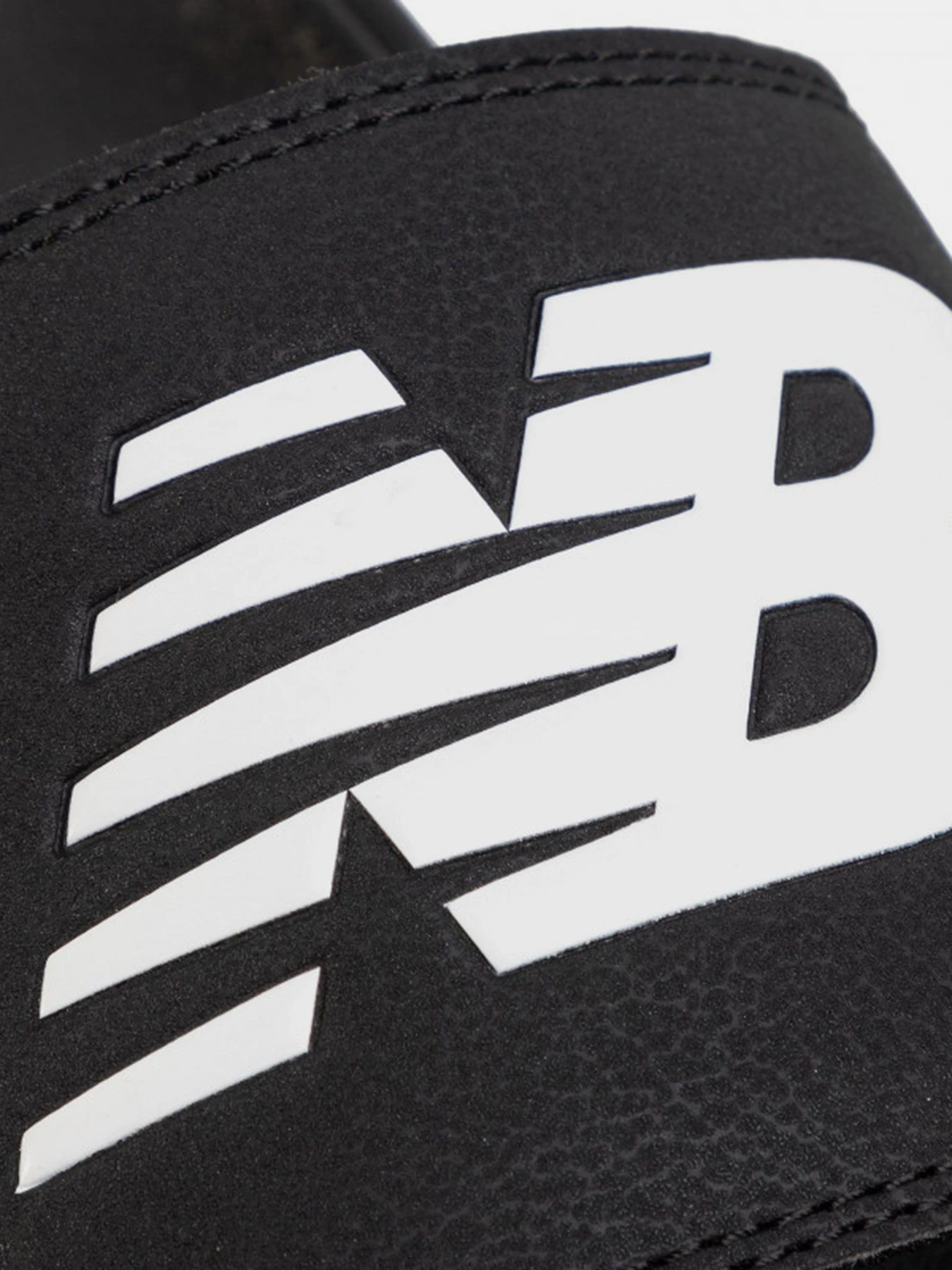 Шлёпанцы New Balance 200 модель SMF200B1 Шлёпанцы New Balance 200 модель SMF200B1 Фото