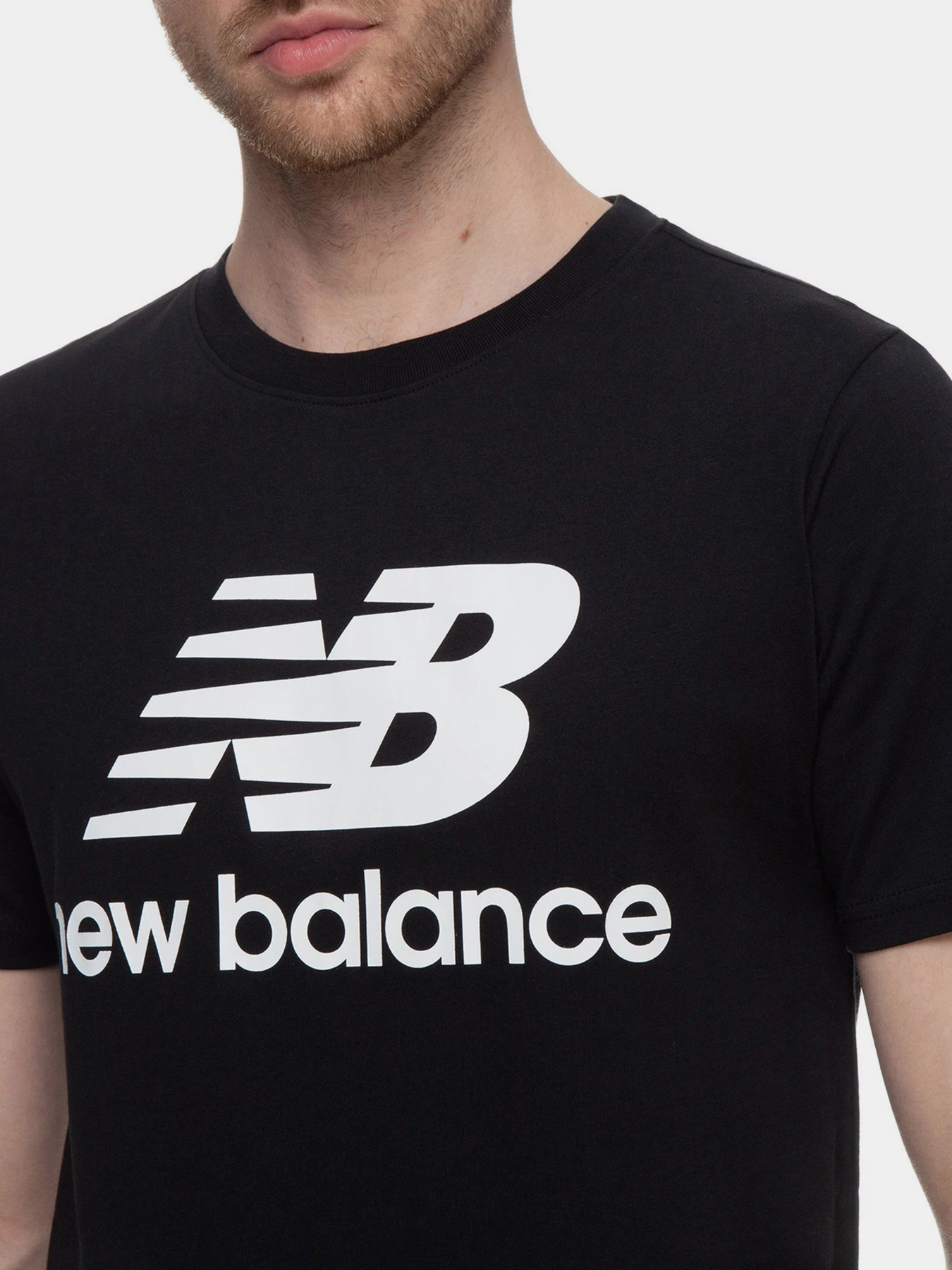 Футболки и поло New Balance Essentials Stacked Logo модель MT01575BK Фото