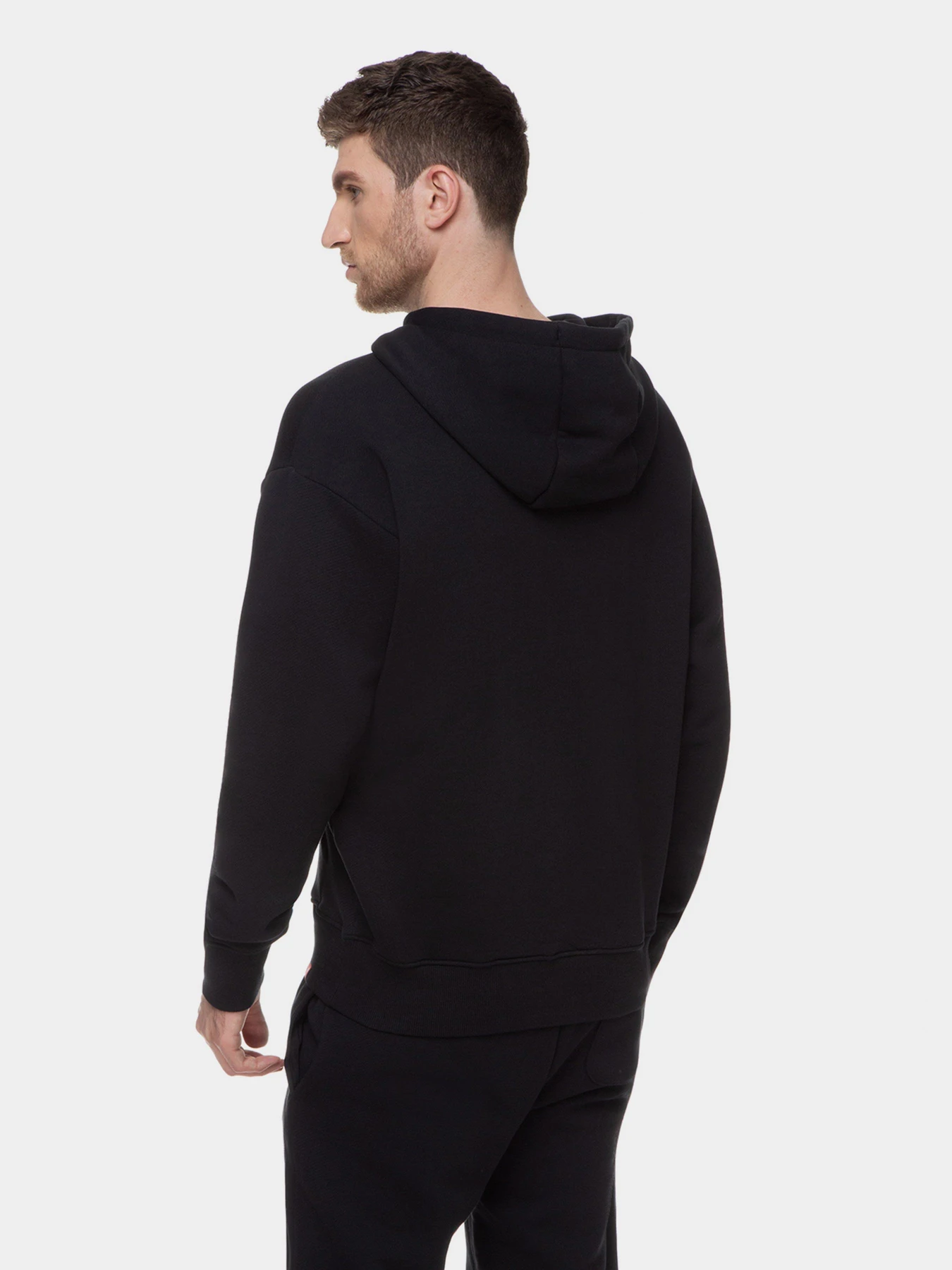 Худи и свитшоты New Balance Essentials Terrain модель MT03536BK Худи и свитшоты New Balance Essentials Terrain модель MT03536BK Фото