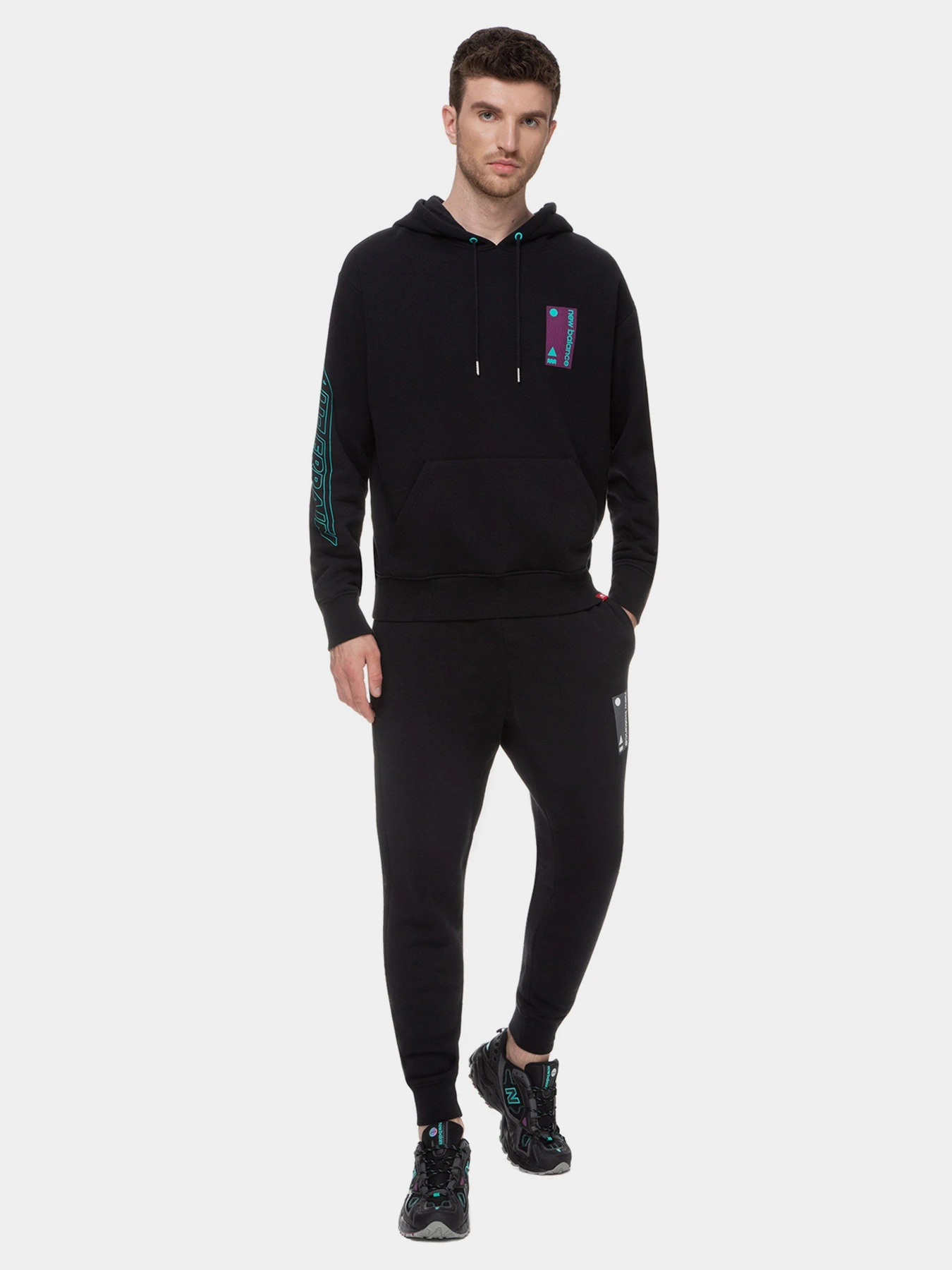 Худи и свитшоты New Balance Essentials Terrain модель MT03536BK Худи и свитшоты New Balance Essentials Terrain модель MT03536BK Фото