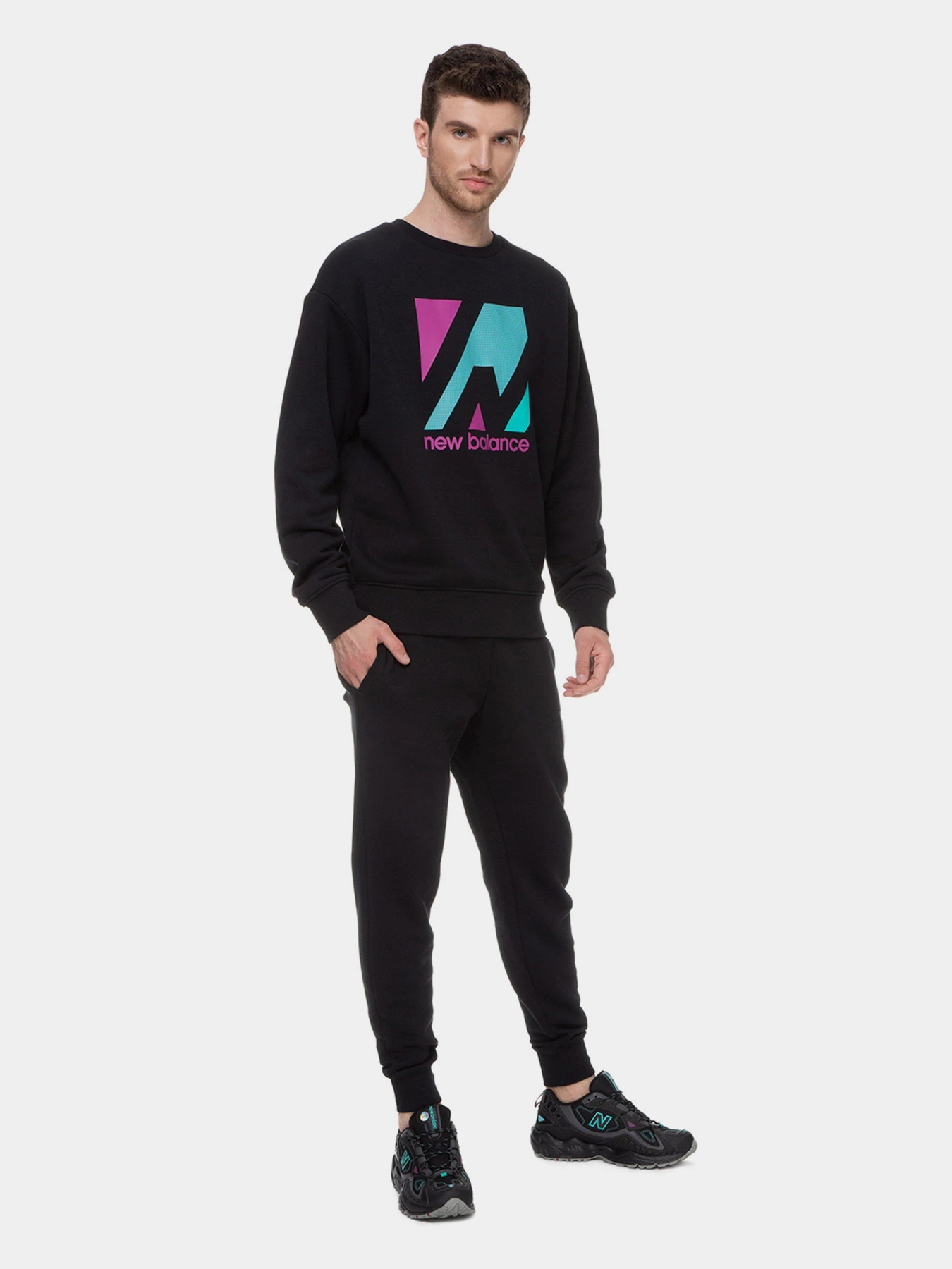 Худи и свитшоты New Balance Essentials Terrain модель MT03537BK Худи и свитшоты New Balance Essentials Terrain модель MT03537BK Фото