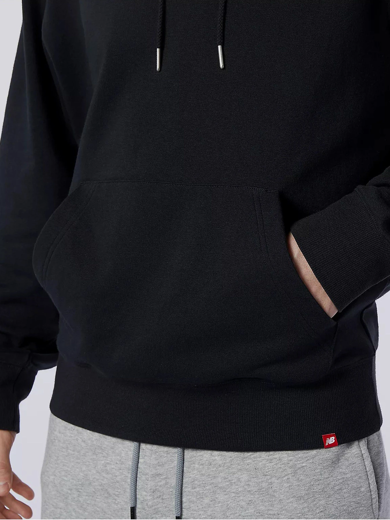 Худи и свитшоты New Balance Essentials Embroidered модель MT11550BK Худи и свитшоты New Balance Essentials Embroidered модель MT11550BK Фото