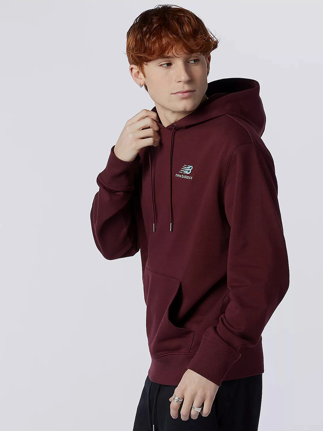 Худі та світшоти New Balance Essentials Embroidered модель MT11550NBY Худі та світшоти New Balance Essentials Embroidered модель MT11550NBY Фото