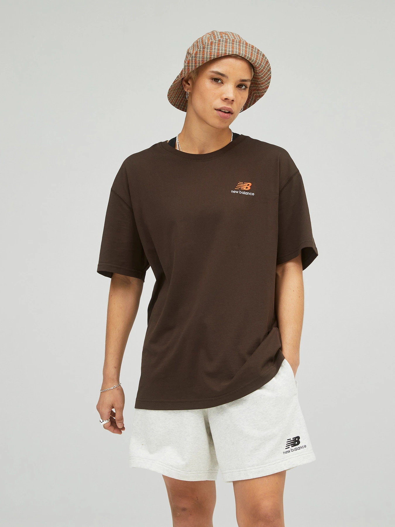 Футболки и поло New Balance Classic Logo модель UT21503RHE Футболки и поло New Balance Classic Logo модель UT21503RHE Фото
