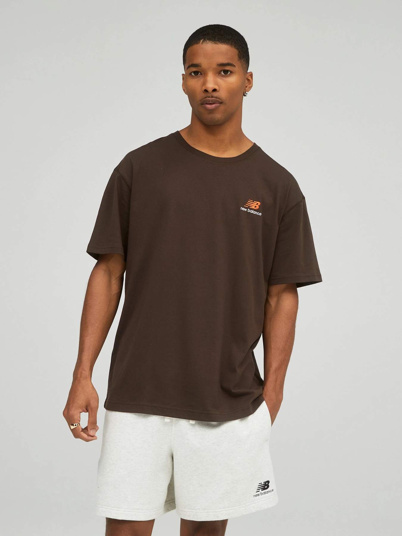 Футболки и поло New Balance Classic Logo модель UT21503RHE Футболки и поло New Balance Classic Logo модель UT21503RHE Фото