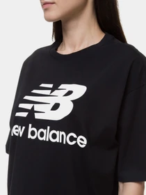 Футболки и поло New Balance Essentials Stacked Logo модель WT03519BK Фото