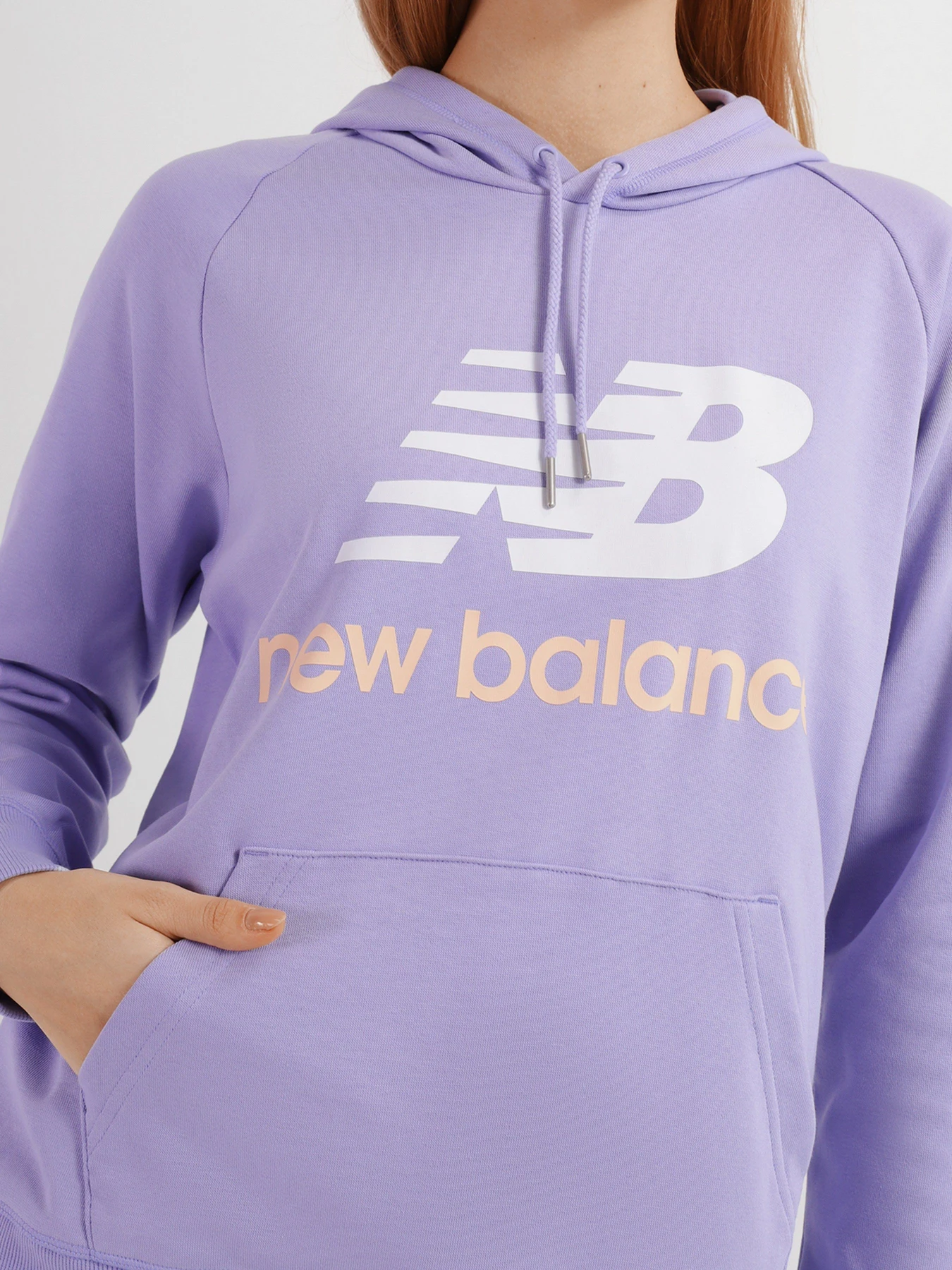 Худі та світшоти New Balance Essentials модель WT03550VVO Фото