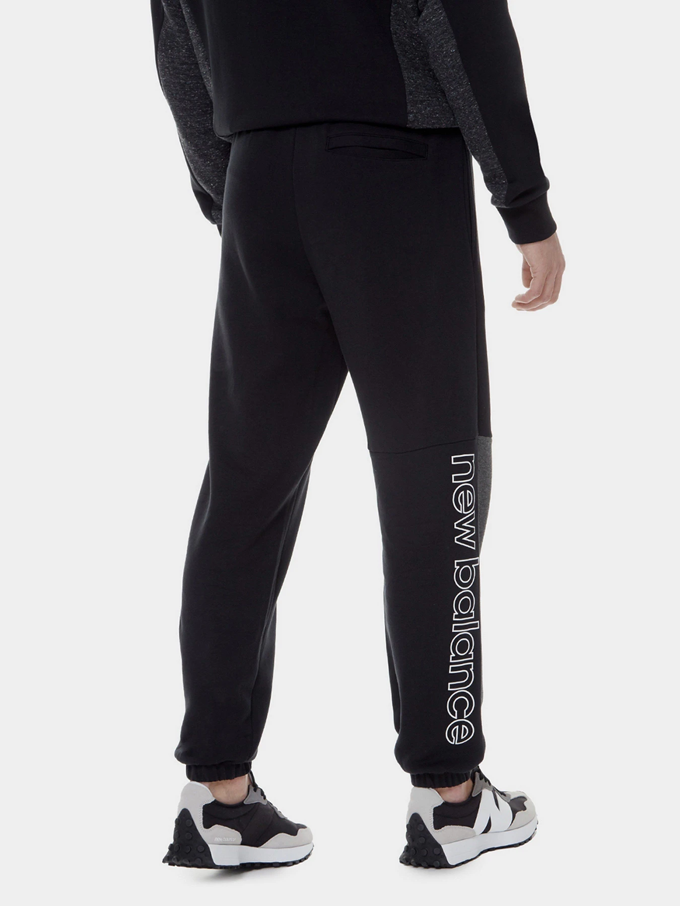 Брюки New Balance Athletics Renew Askew модель MP21550BK Брюки New Balance Athletics Renew Askew модель MP21550BK Фото