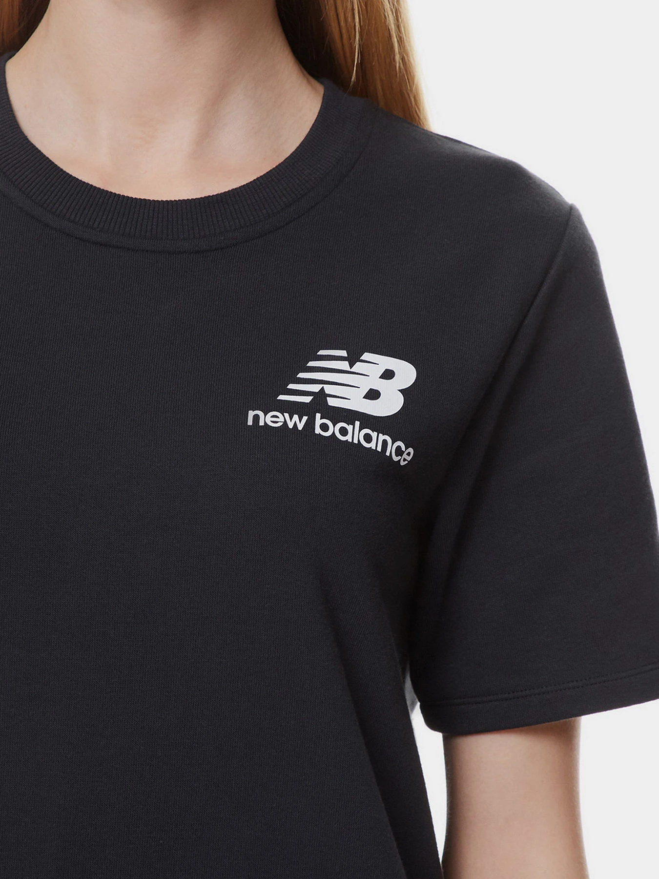 Платья New Balance Essentials модель WD21502BK Платья New Balance Essentials модель WD21502BK Фото