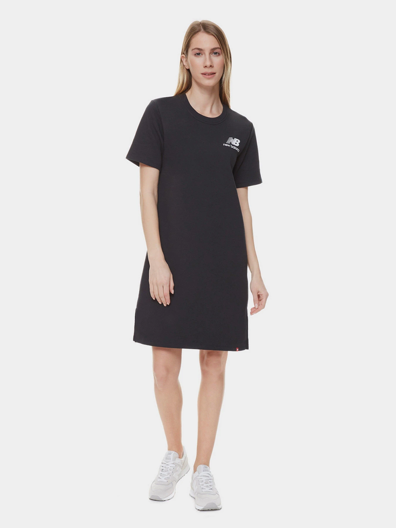 Платья New Balance Essentials модель WD21502BK Платья New Balance Essentials модель WD21502BK Фото
