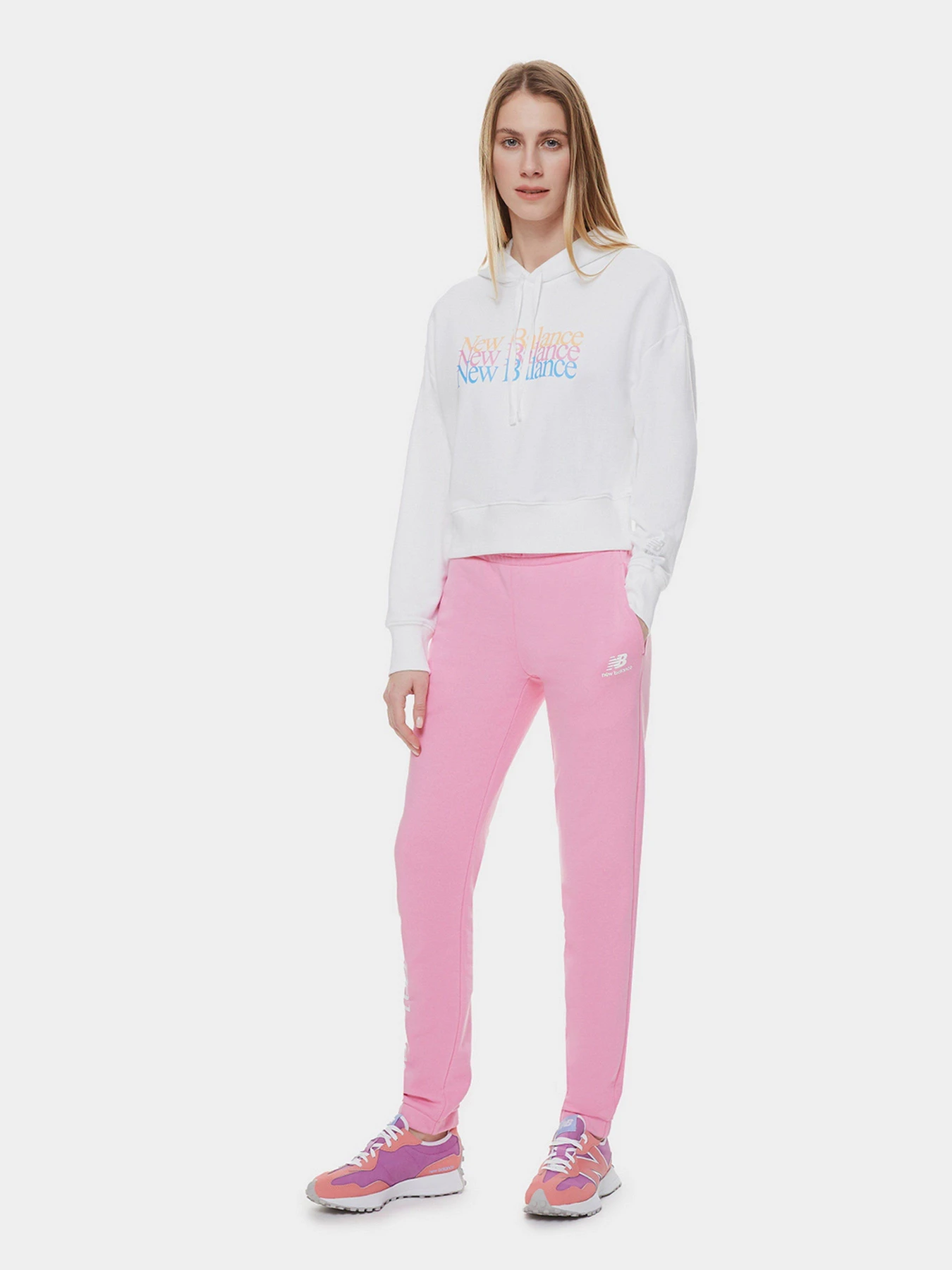 Худи и свитшоты New Balance Essentials Celebrate модель WT21509WT Худи и свитшоты New Balance Essentials Celebrate модель WT21509WT Фото