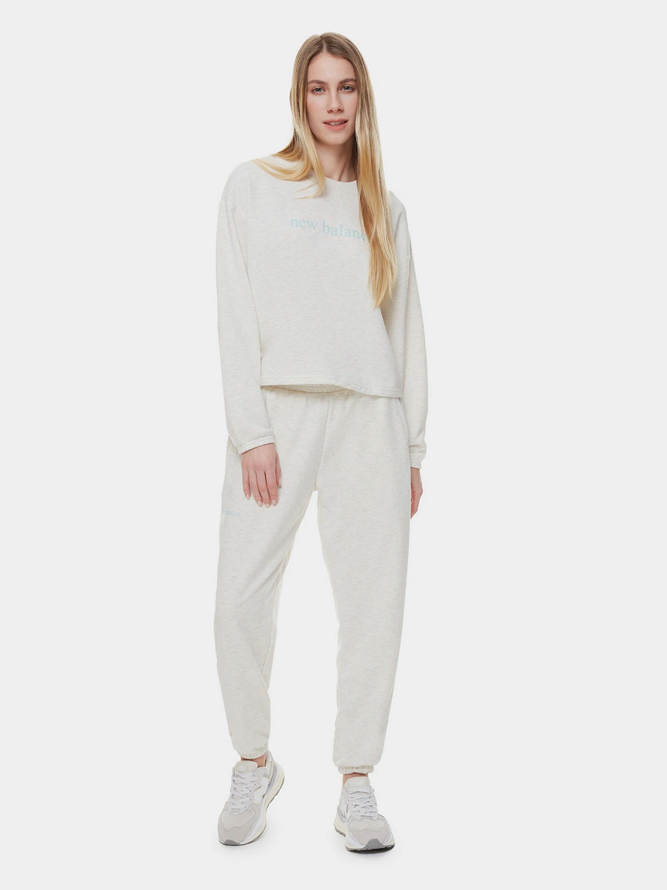 Худи и свитшоты New Balance Essentials Balanced модель WT21557SAH Худи и свитшоты New Balance Essentials Balanced модель WT21557SAH Фото