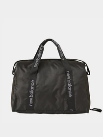 Дорожные сумки и чемоданы New Balance OPP Core Small Duffel модель LAB13102BK Фото