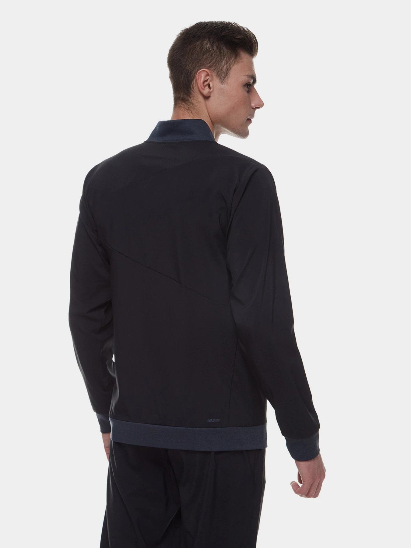 Куртки и дубленки New Balance Tenacity Stretch Woven модель MJ21010BK Куртки и дубленки New Balance Tenacity Stretch Woven модель MJ21010BK Фото