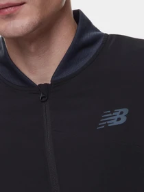Куртки и дубленки New Balance Tenacity Stretch Woven модель MJ21010BK Фото