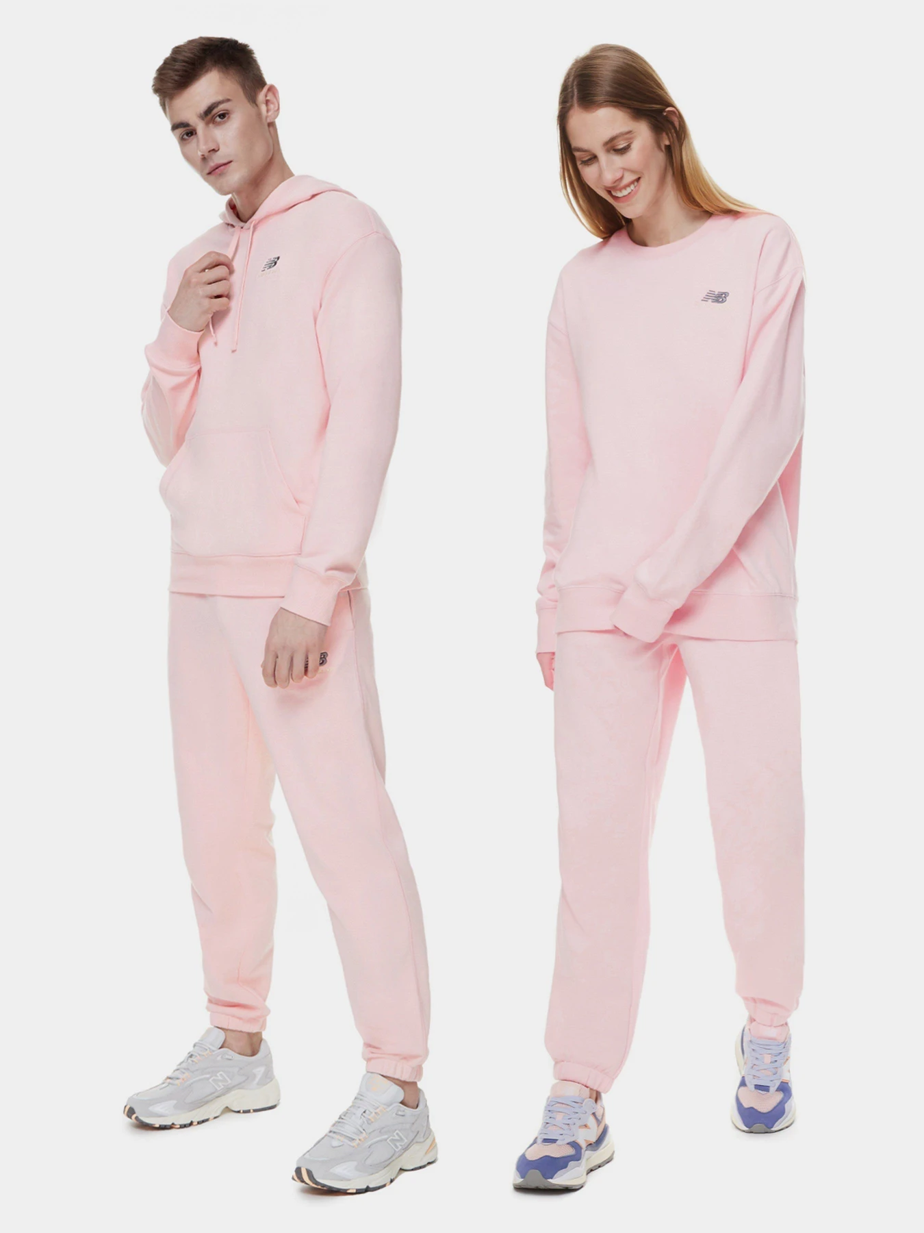 Худі та світшоти New Balance NB Essentials uni модель UT21500PIE Фото