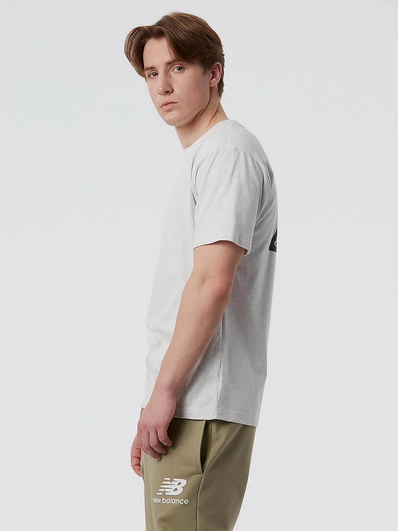 Футболки і поло New Balance Essentials Graphic модель MT23514SAH Футболки і поло New Balance Essentials Graphic модель MT23514SAH Фото