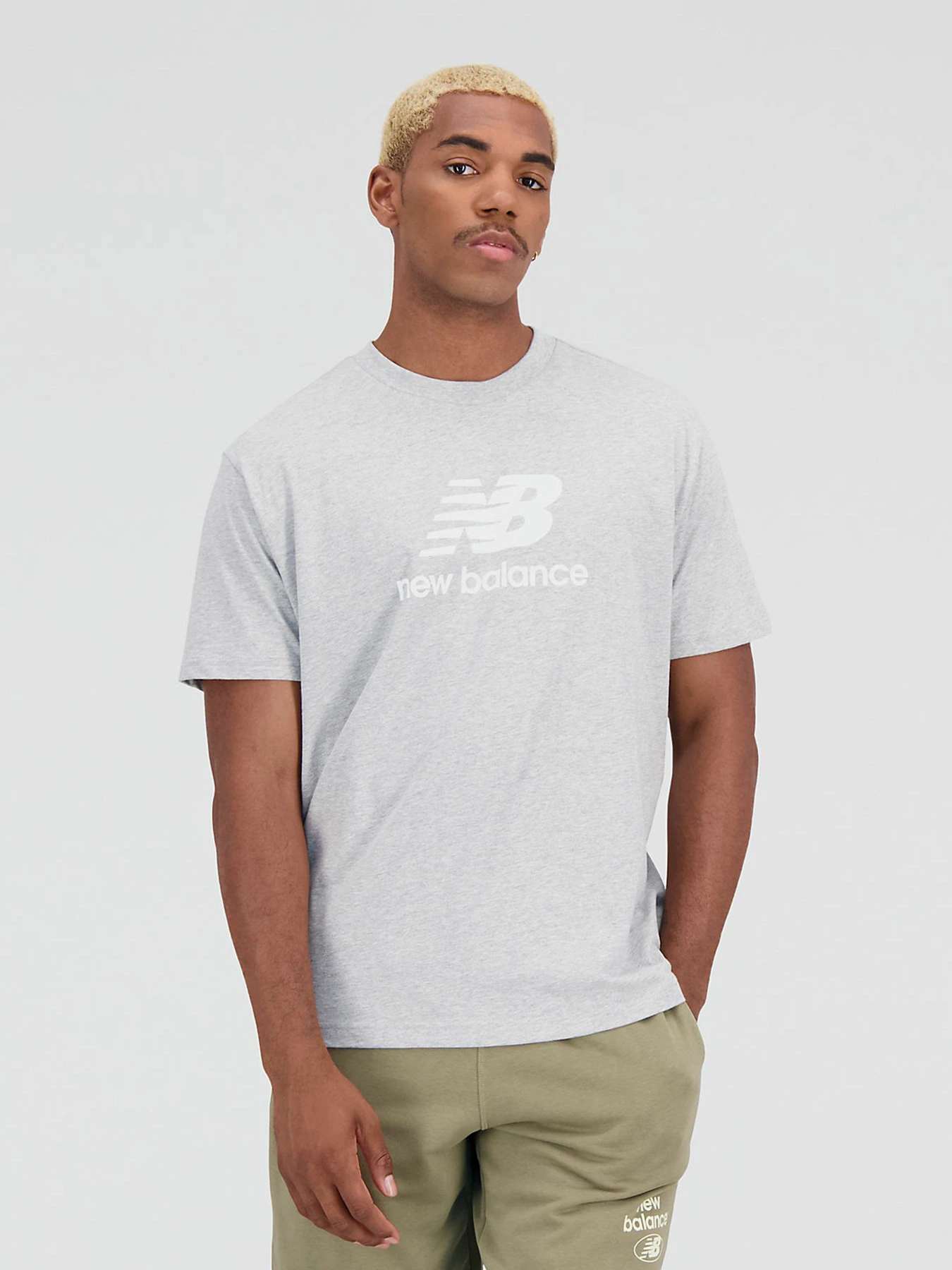 Футболки и поло New Balance Essentials Stacked Logo модель MT31541AG Футболки и поло New Balance Essentials Stacked Logo модель MT31541AG Фото
