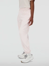 Брюки New Balance Athletics Nature State модель WP23553WAN Фото
