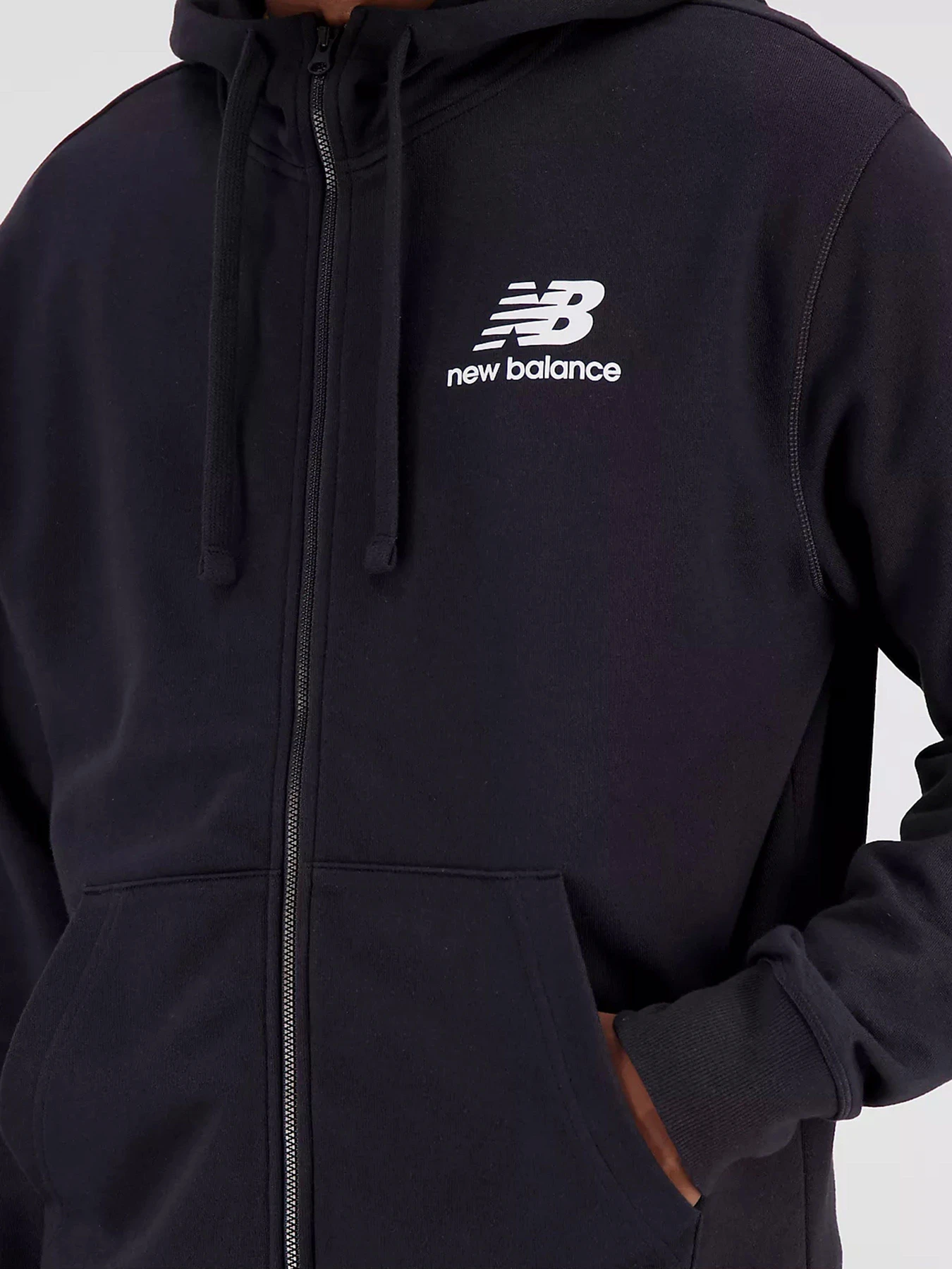 Худі та світшоти New Balance Essentials модель MJ31536BK Худі та світшоти New Balance Essentials модель MJ31536BK Фото