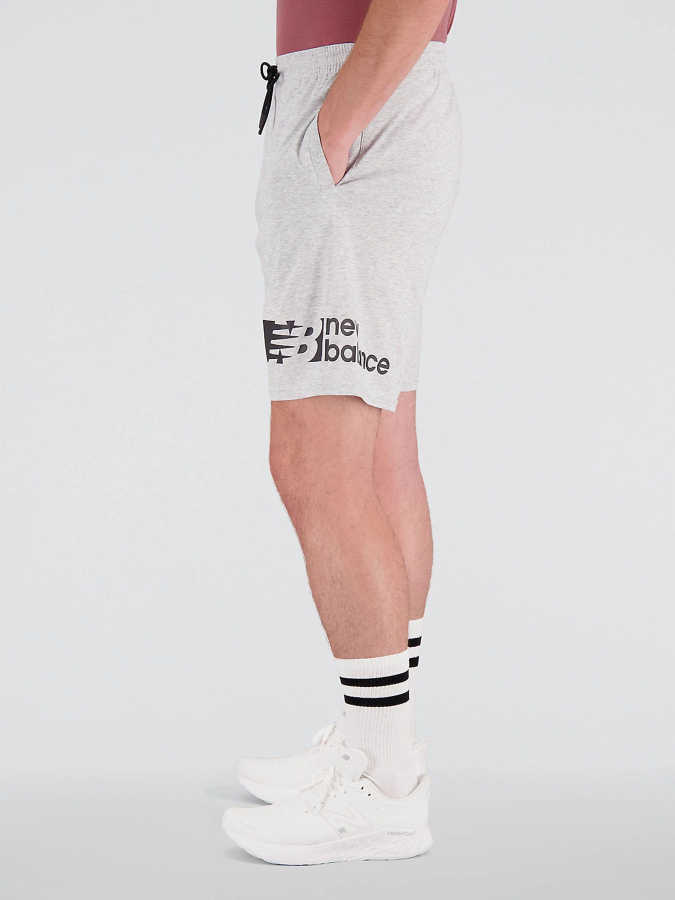Шорты New Balance Heathertech модель MS21073AG Шорты New Balance Heathertech модель MS21073AG Фото